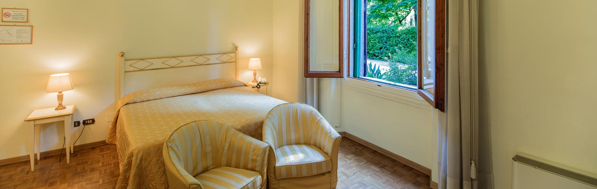 Residence Michelangiolo, luxury quiet rooms with cooking facilities and parking in Florence